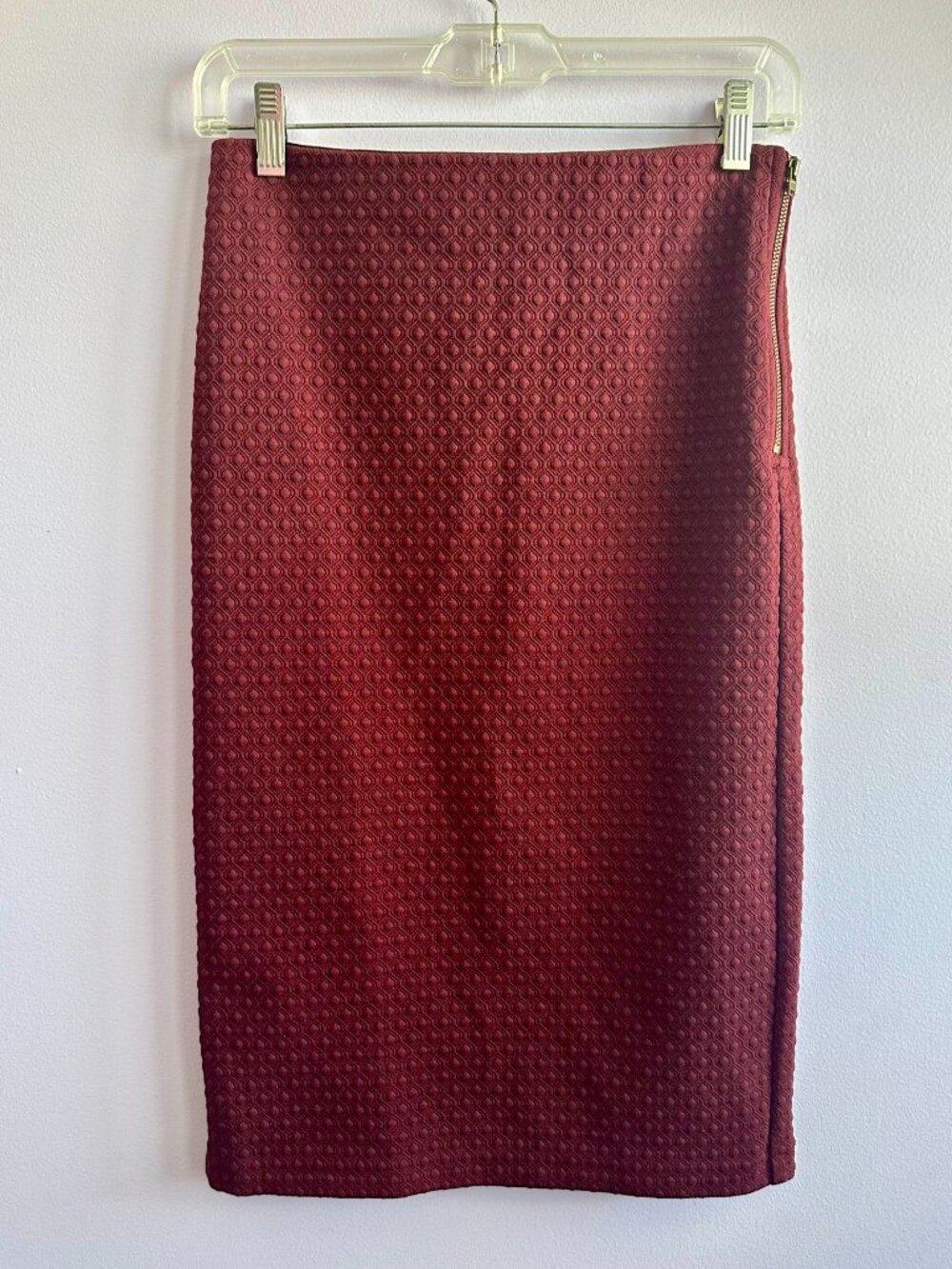 ⭐️ 4/$20 Loft Fitted Pencil Skirt Textures Front Red XS